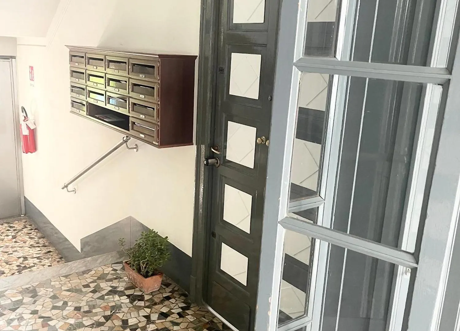Ampio Bilocale Zona Navigli Apartment Milan
