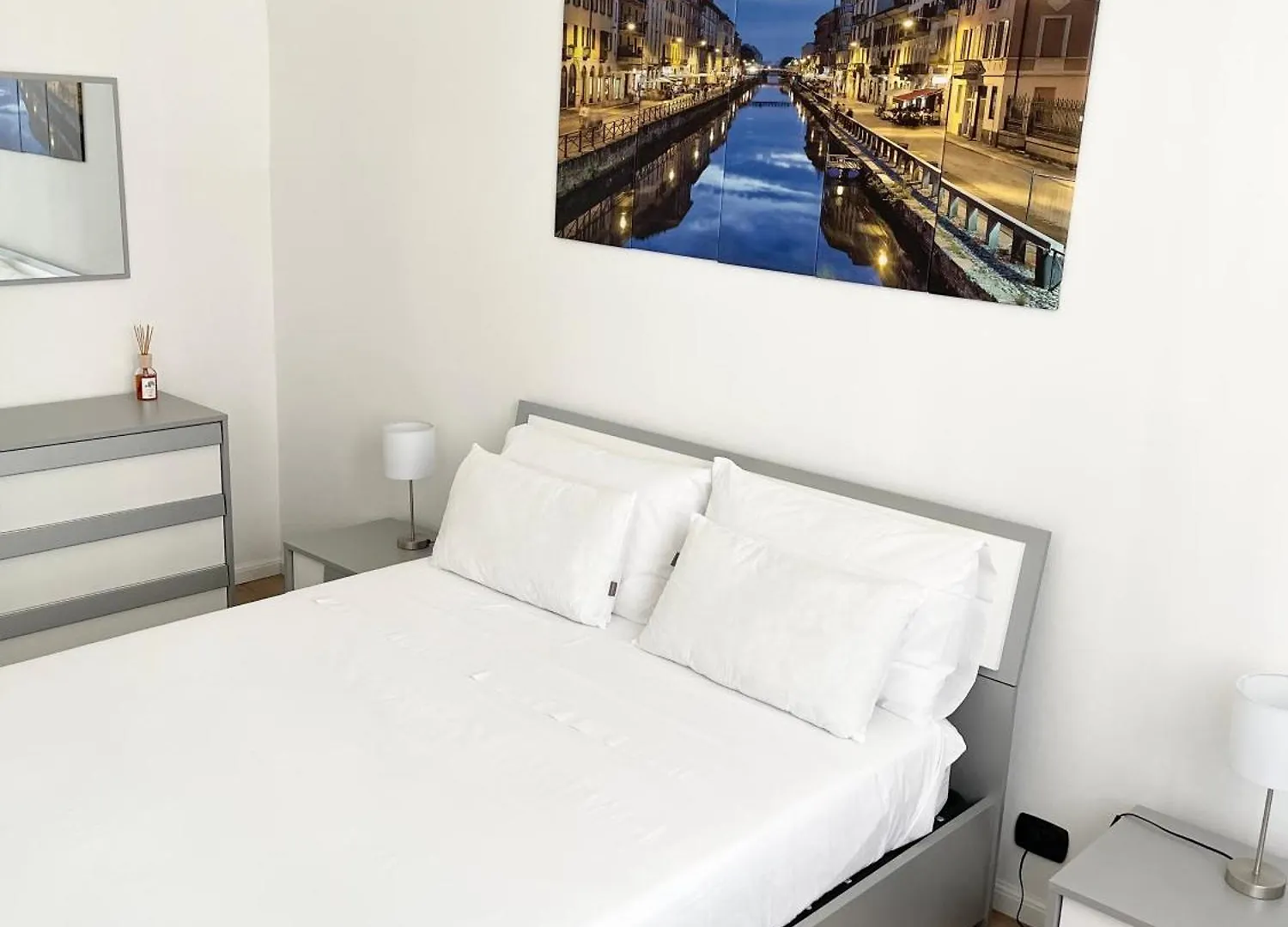 Ampio Bilocale Zona Navigli Apartment Milan