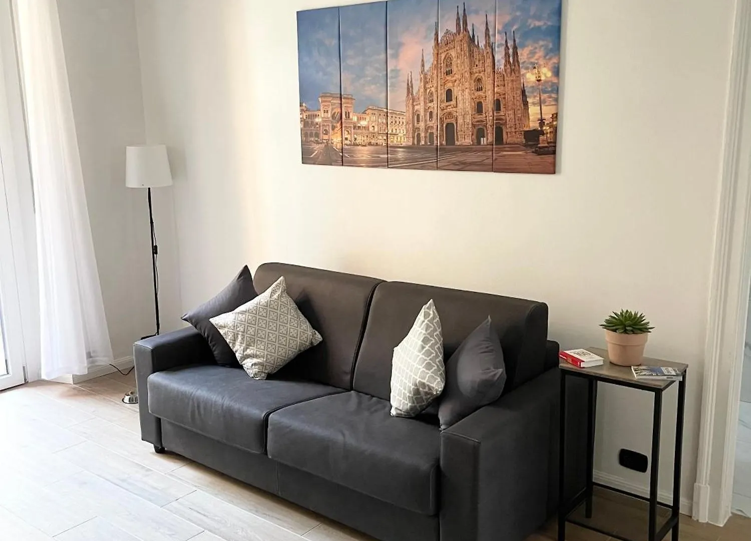 Ampio Bilocale Zona Navigli Apartment Milan